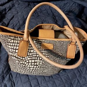 Women’s brown and tan Kate spade beach bag
